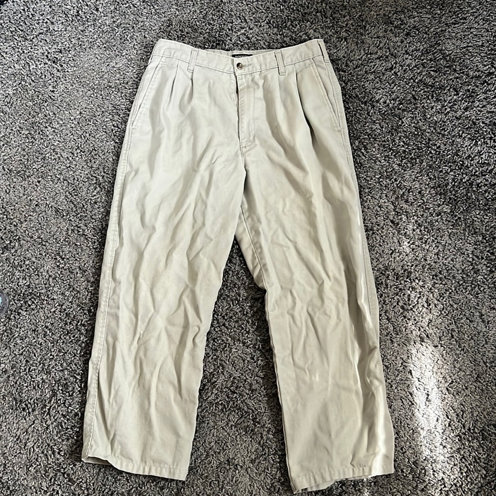 Dockers Khakis size 33x32